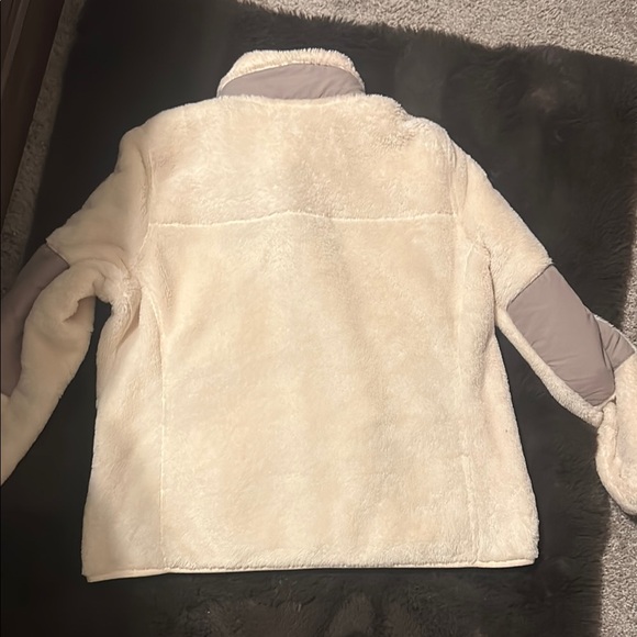 LL Bean Cream Fleece Jacket - Picture 3 of 3